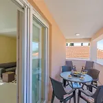 Luxury And Sea View Apartment *