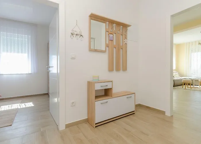 Luxury And Sea View ברודאריצה